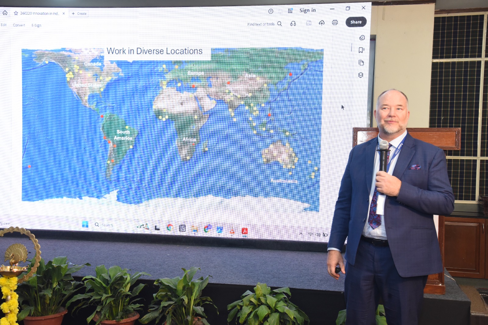 Image gallery marquee